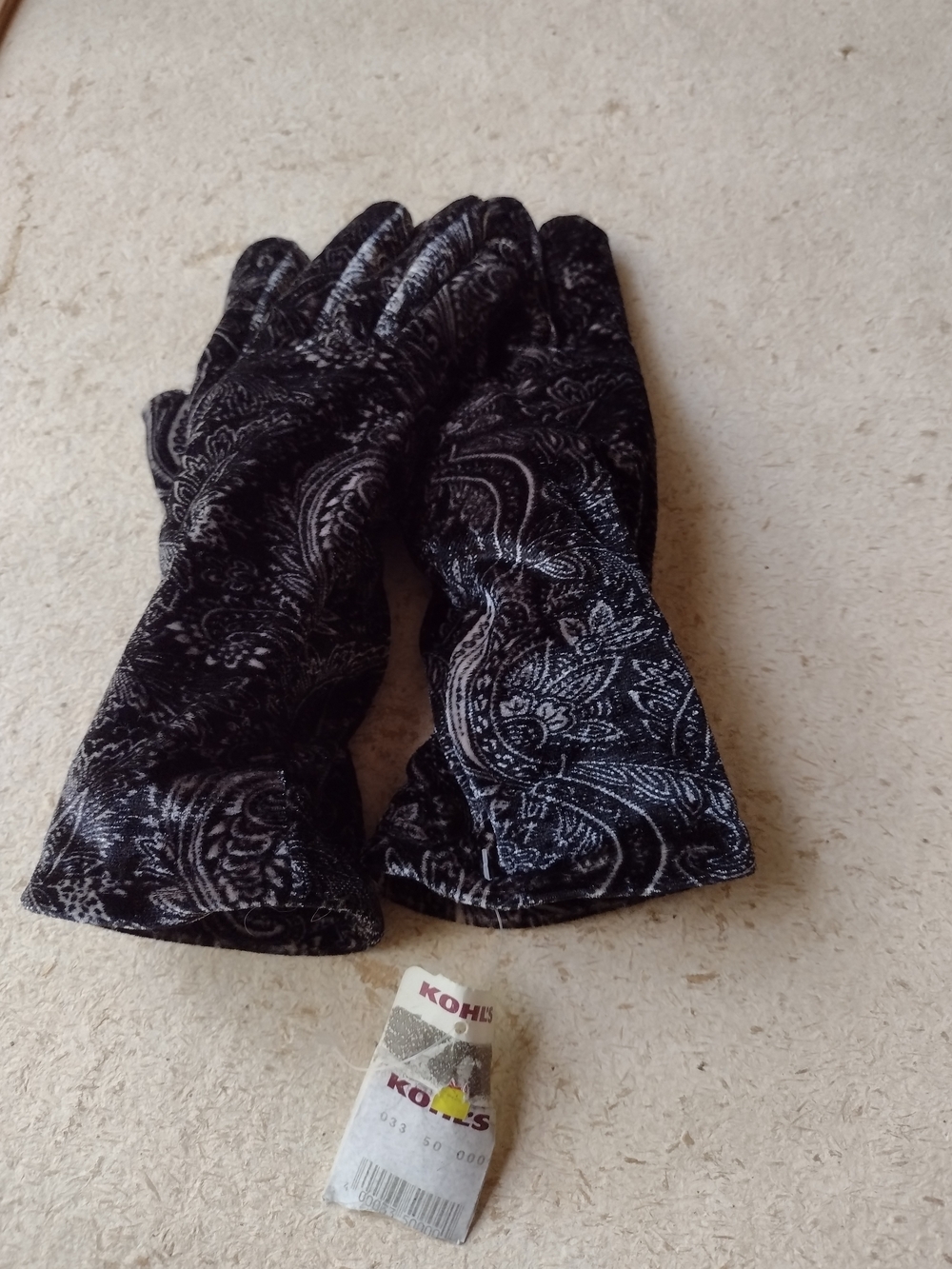 Croft & Barrow Paisley Print Womens Velvet Gloves